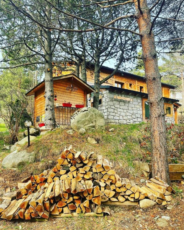 Chalet Pomme de Pin 5 chambres 12 à 14 personnes Formiguères Esterno foto