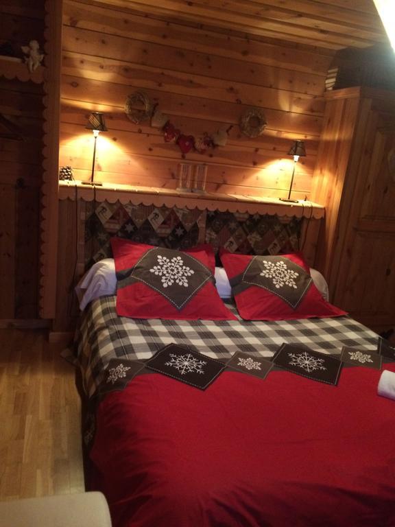 Chalet Pomme de Pin 5 chambres 12 à 14 personnes Formiguères Esterno foto