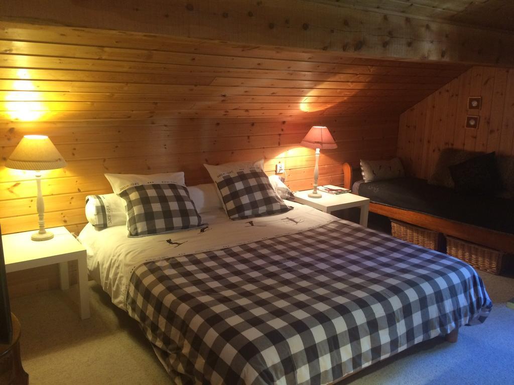 Chalet Pomme de Pin 5 chambres 12 à 14 personnes Formiguères Esterno foto